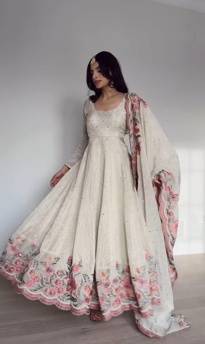 Aarushi Heavy Pure Cinon Silk Gown