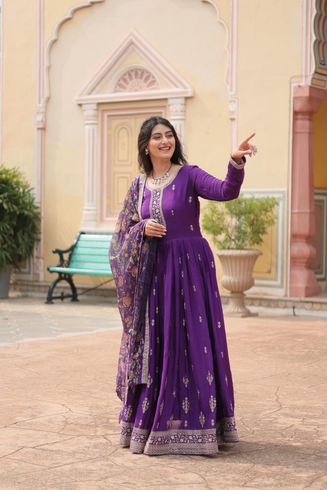 Akruti's Premium Gown With Dupatta