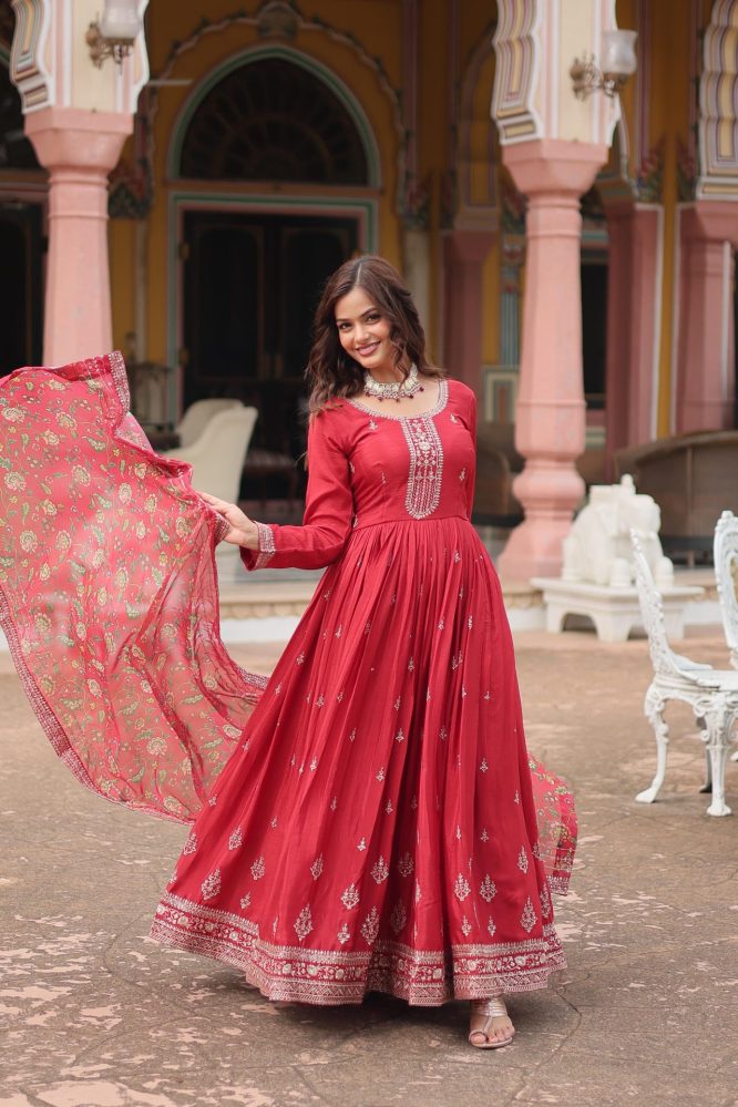 Akruti's Premium Gown With Dupatta