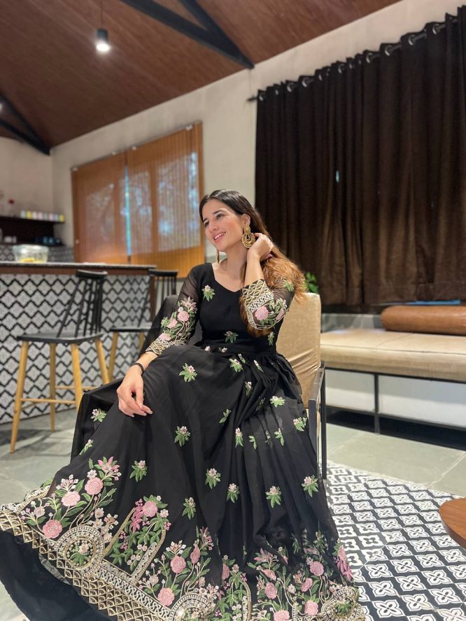 Noor'S Black Coloured Suit Set