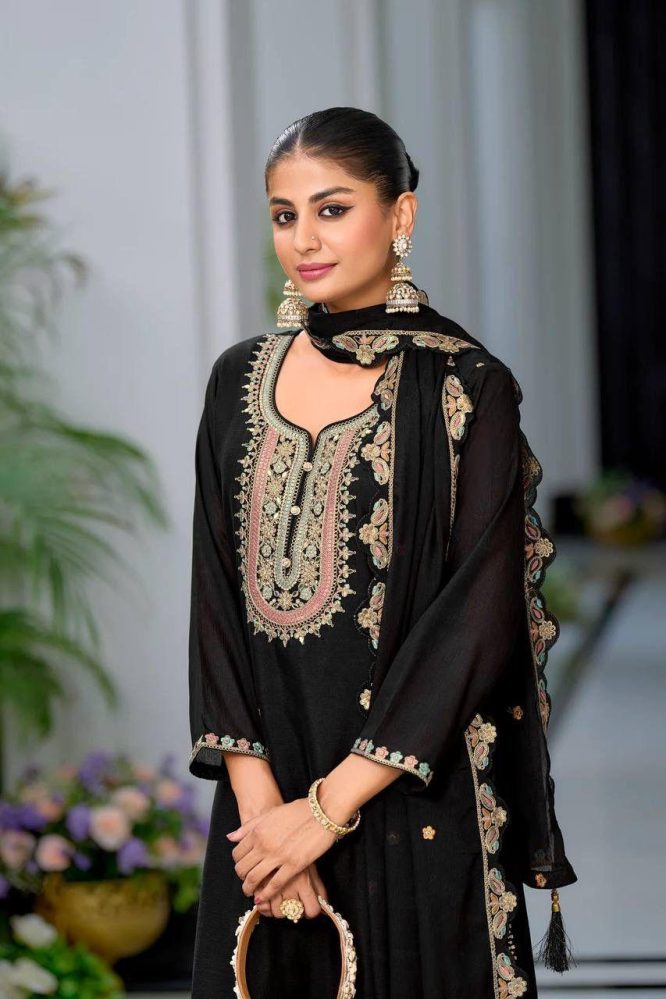 Zeenat Embroidered Charm