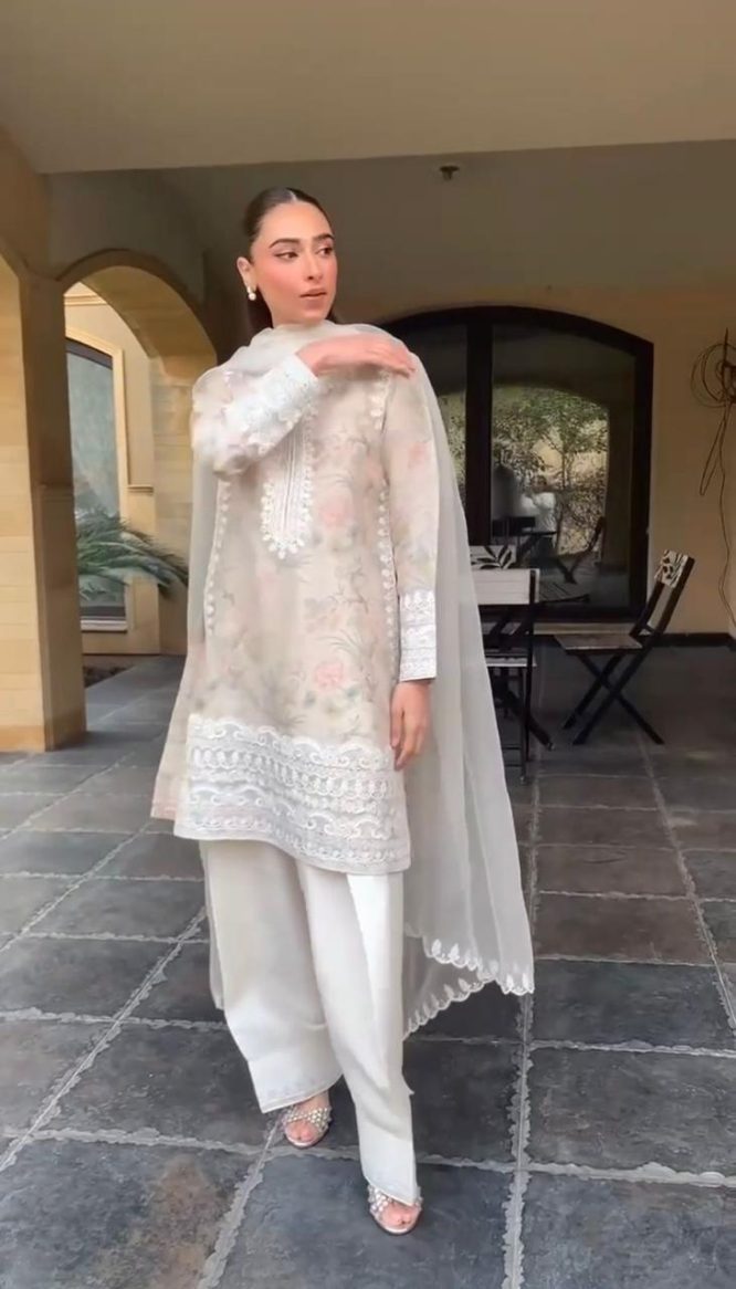 Safaid Sitara Farshi Set