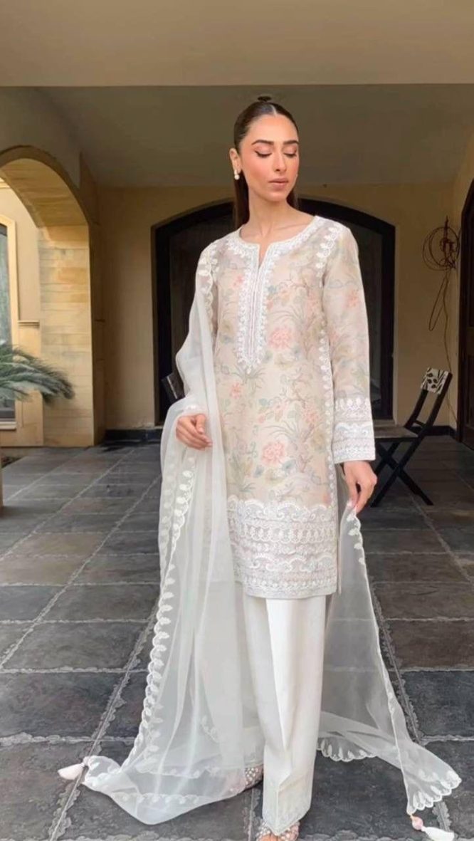 Safaid Sitara Farshi Set