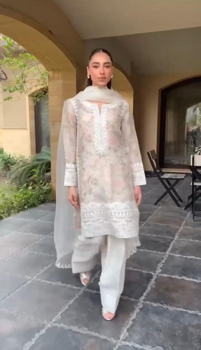Safaid Sitara Farshi Set