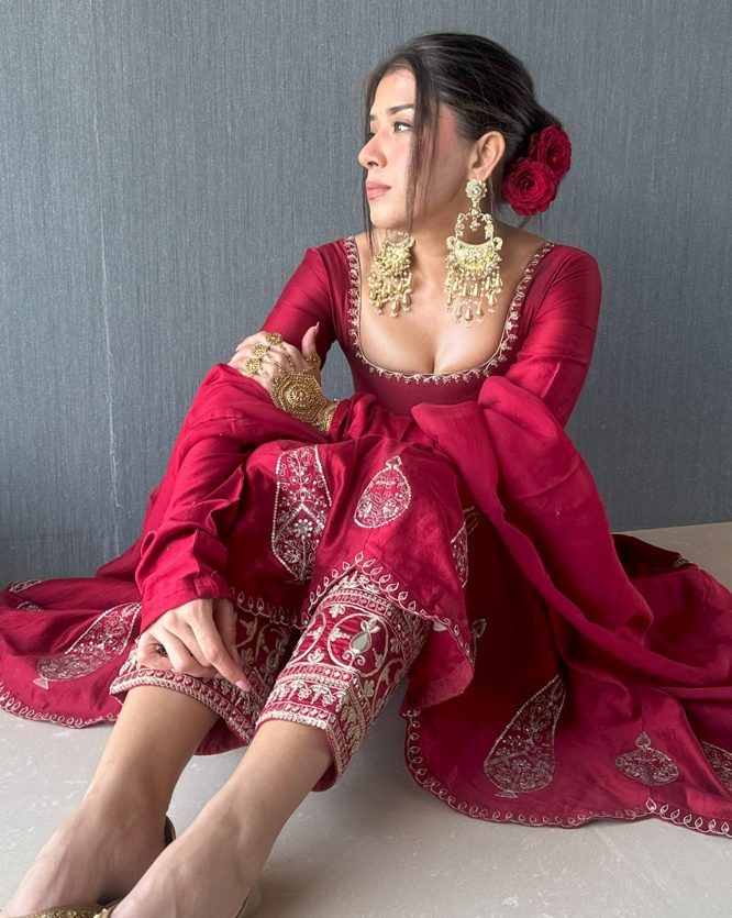 Zahra Handcrafted Maroon Ensemble