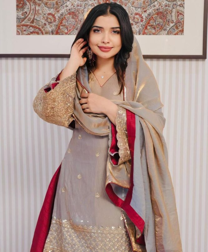 Ruhani Saaz Kurta Skirt With Dupatta