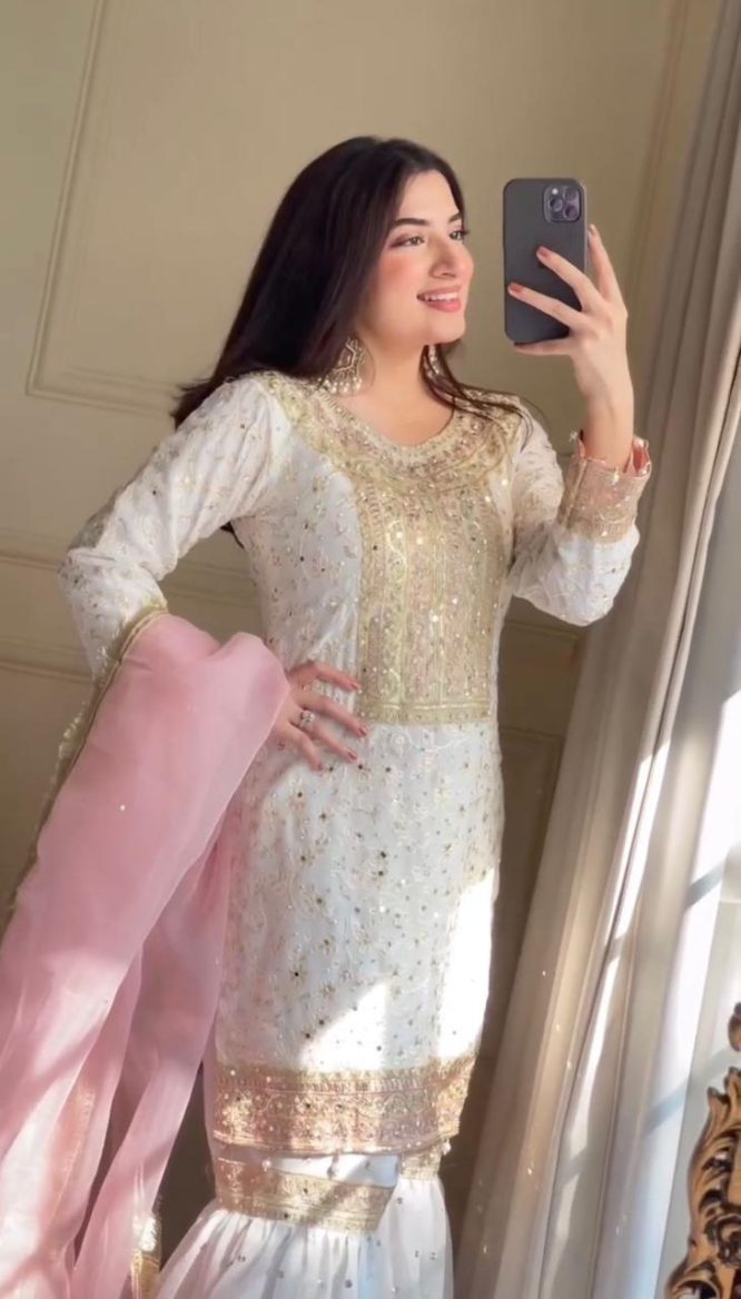 Noor-e-Nazaakat White Sharara Set with Pink Dupatta