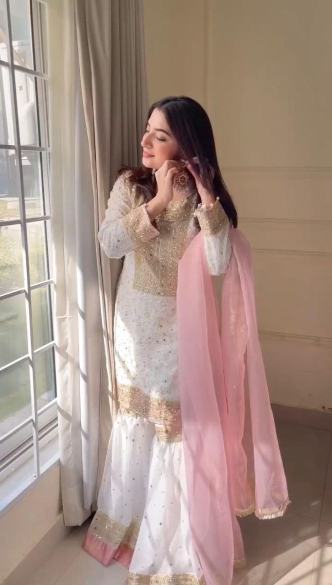 Noor-e-Nazaakat White Sharara Set with Pink Dupatta