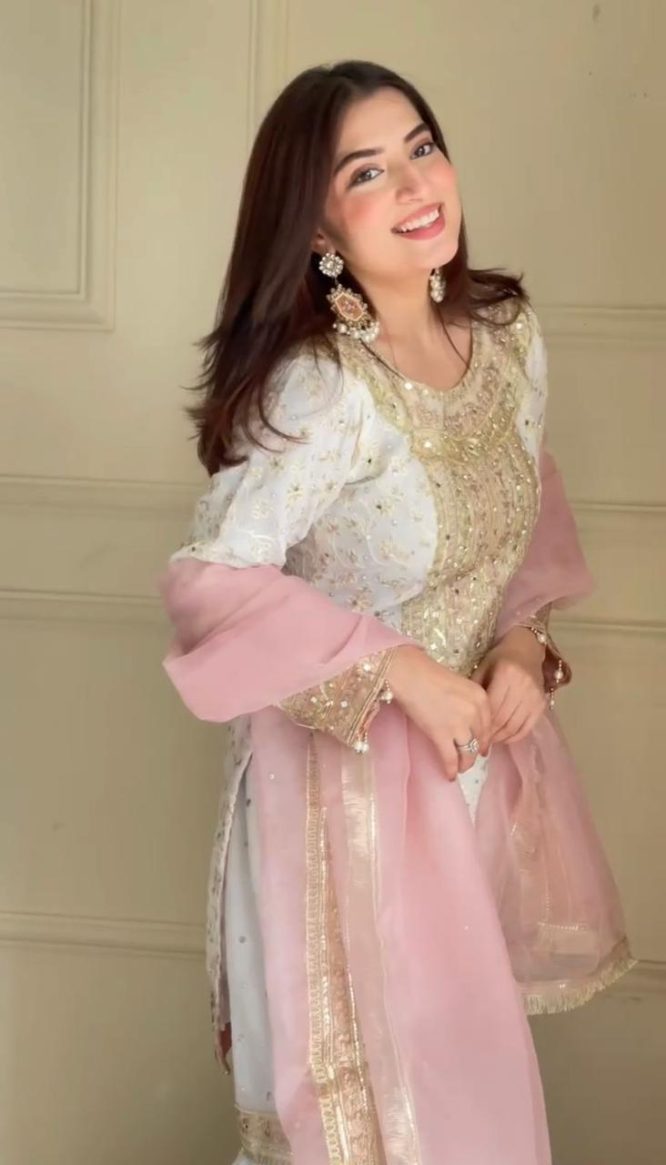 Noor-e-Nazaakat White Sharara Set with Pink Dupatta