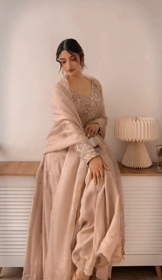 Elysian Thread Anarkali