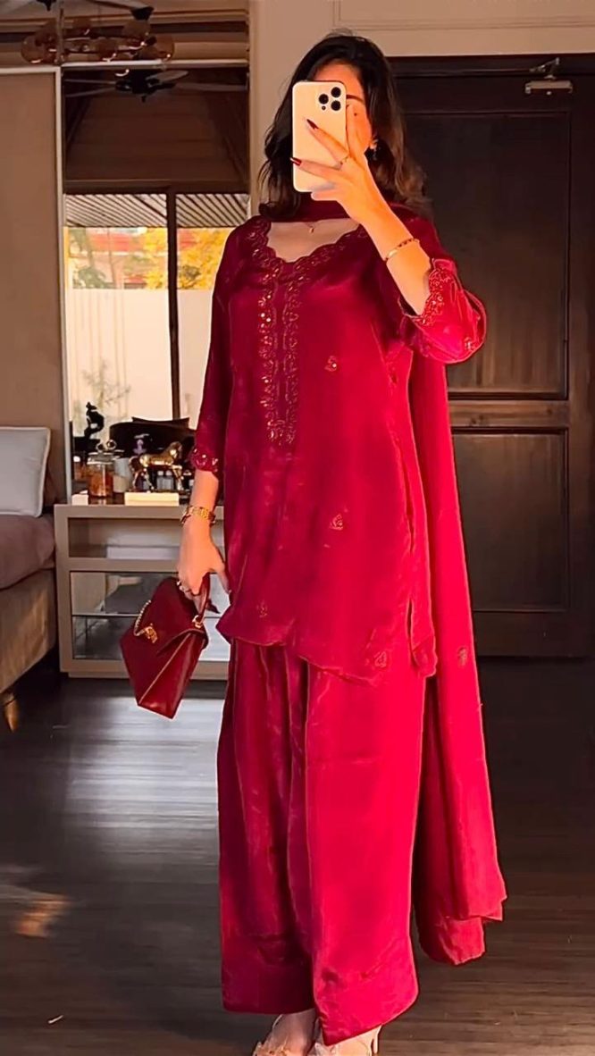 Elegant Red Embroidered Kurta Set