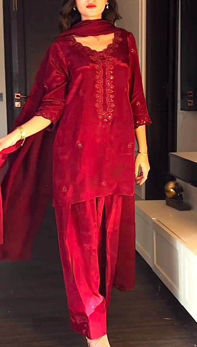 Elegant Red Embroidered Kurta Set