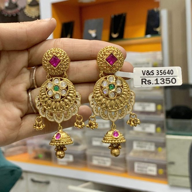 Antique Earrings 357801