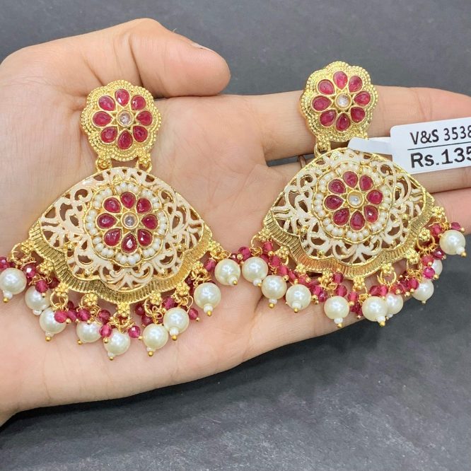 Antique earrings 357804