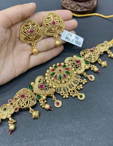 Antique Necklace Sets 4785588