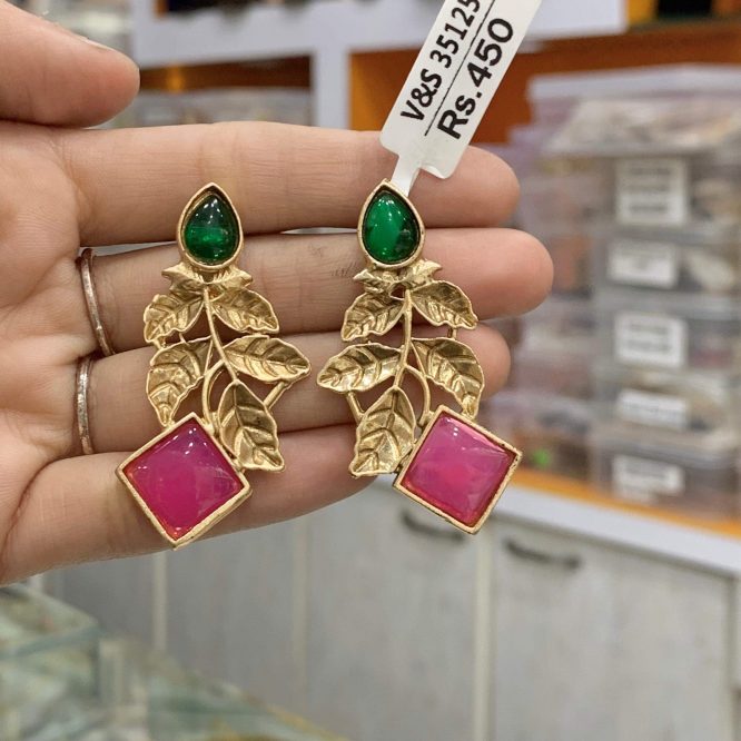 Antique earrings 8766