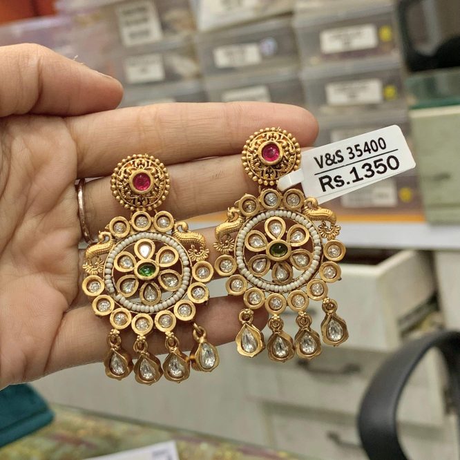 Antique Earrings 565466