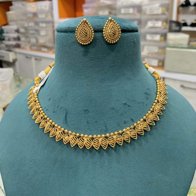 Antique Necklace Set 576456