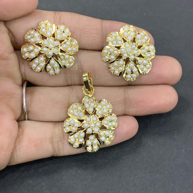 Jadau Pendant set 493729