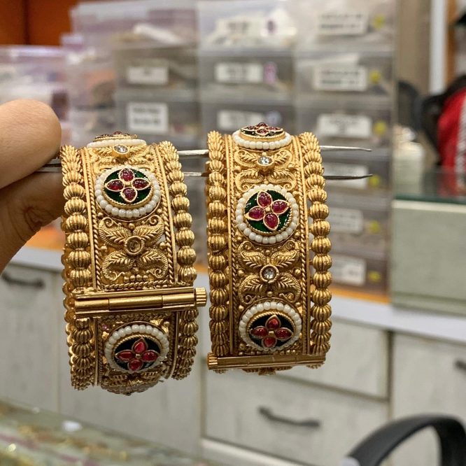 Kundan Antique Bangles 57615