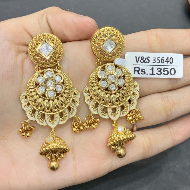 Antique Earrings 357801