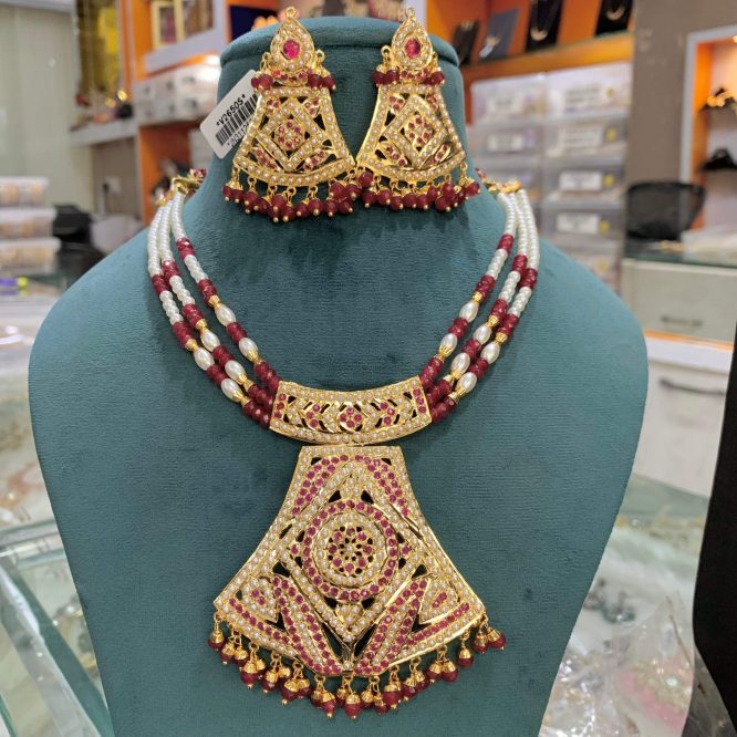 Jadau Necklace Sets