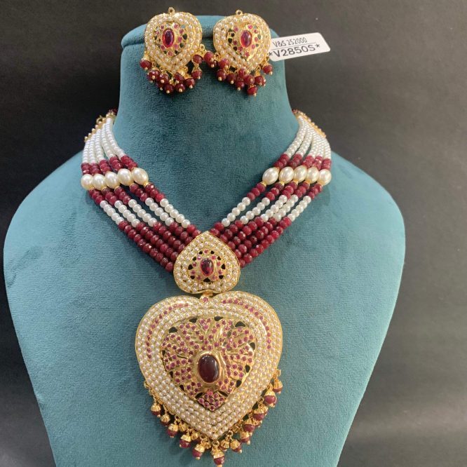 Jadau Necklace Set