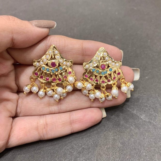 Jadau studs