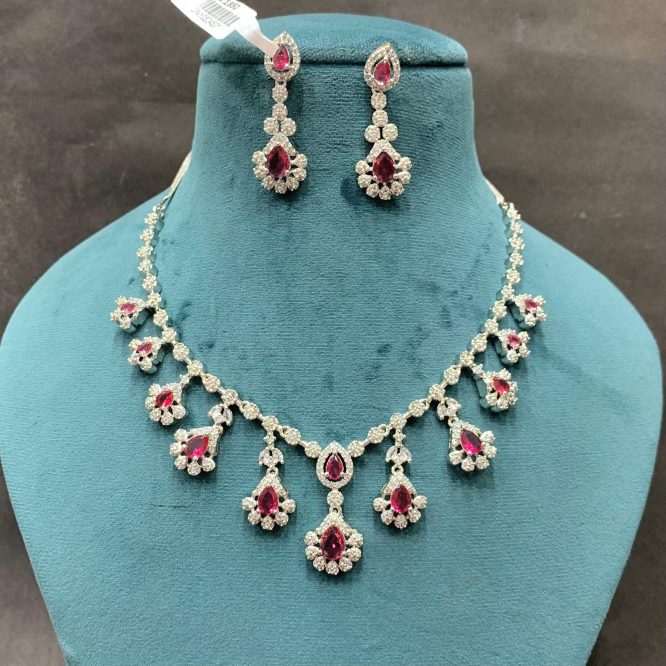Diamond necklace set