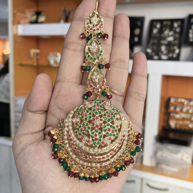 Jadau Tikka