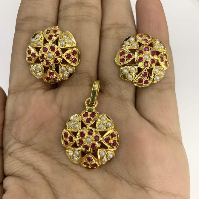 Jadau pendent set