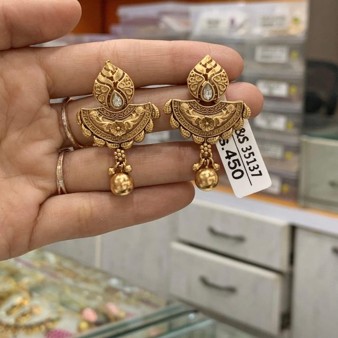 Antique Earrings 35780