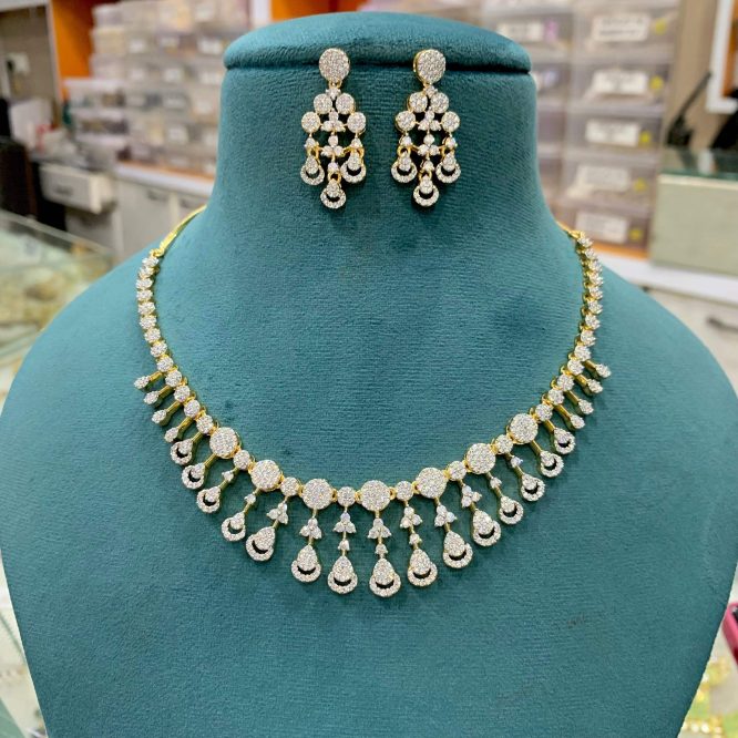 Diamond necklace set 23667