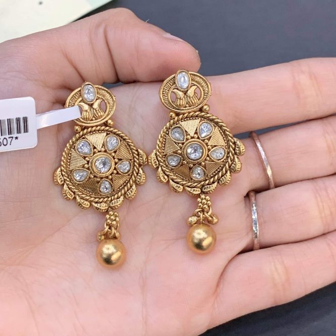Antique Earrings 565444