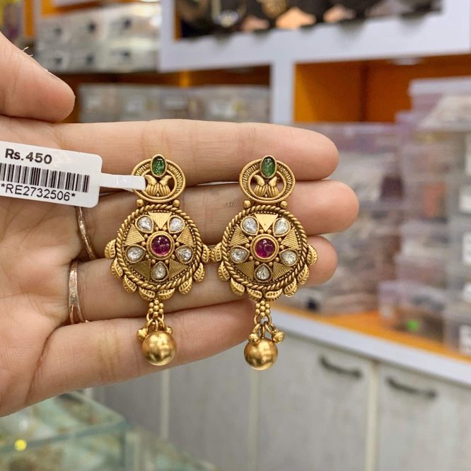 Antique Earrings 565444