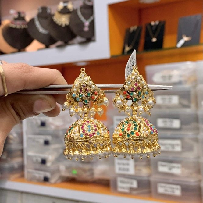 Jadau earrings 789065