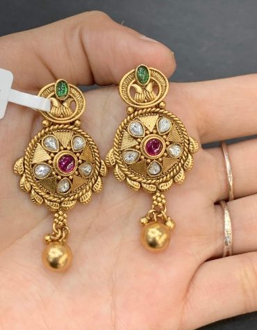 Antique Earrings 565444