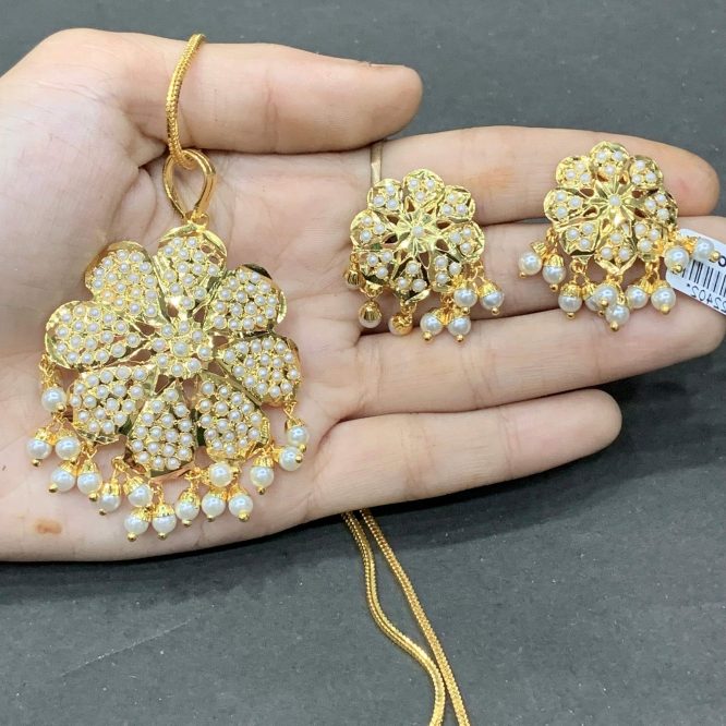 Jadau pendant set