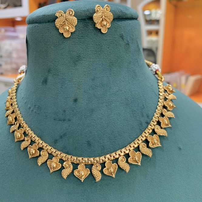 Antique Necklace Sets