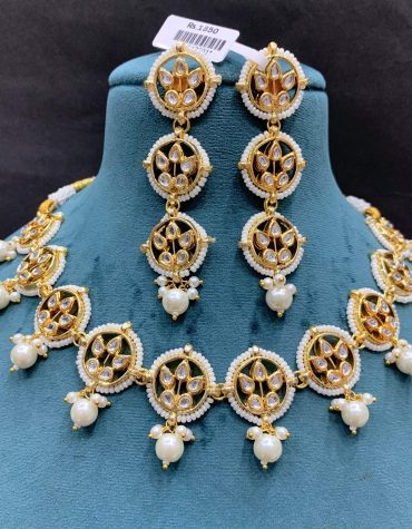 Kundan necklace set