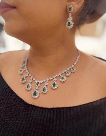 Diamond necklace set
