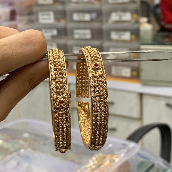 Kundan Antique Bangles 51677