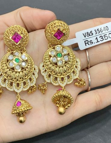 Antique Earrings 357801