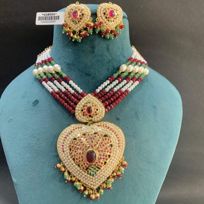 Jadau Necklace Set