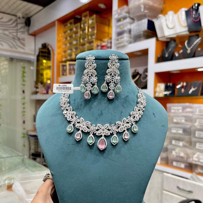 Diamond necklace set