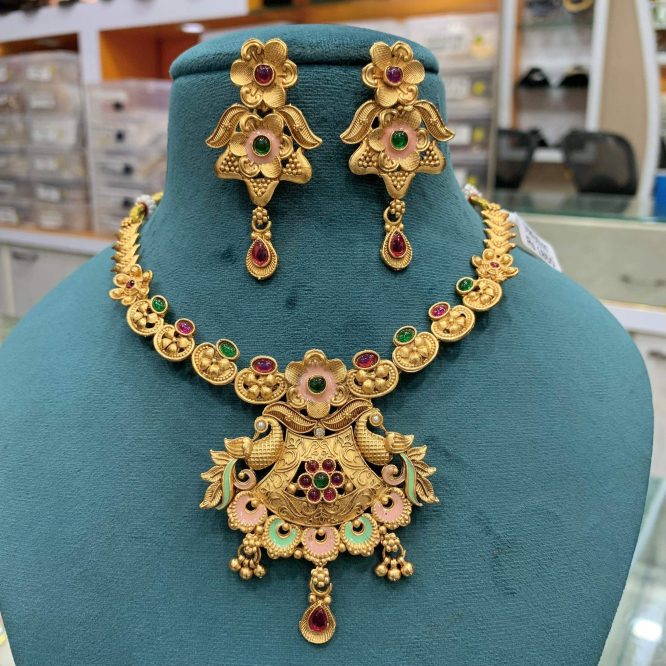 Antique Necklace set 4543646