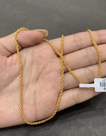 Golden Radiance Chain