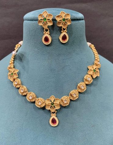 Antique Necklace Sets 5626355