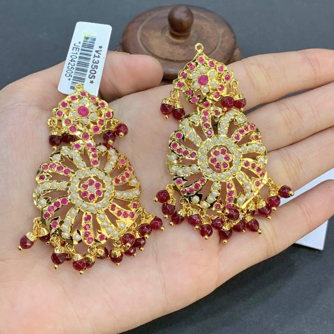 Jadau earrings 786535
