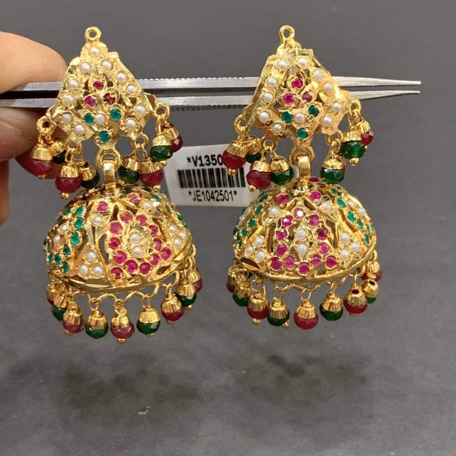 Jadau earrings 789065